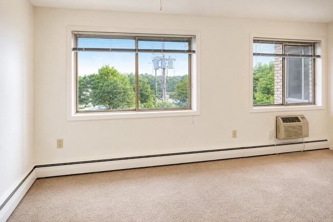 Interior Photo - Foxhall Terrace