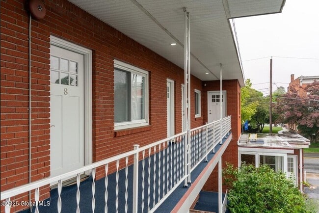 Building Photo - 195 S Broadway