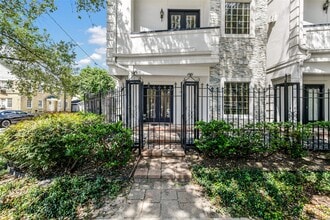 Building Photo - 1529 Rosewood St