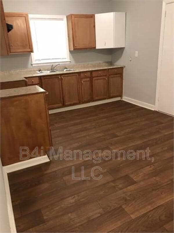 Foto del edificio - 4569 Mitchell St