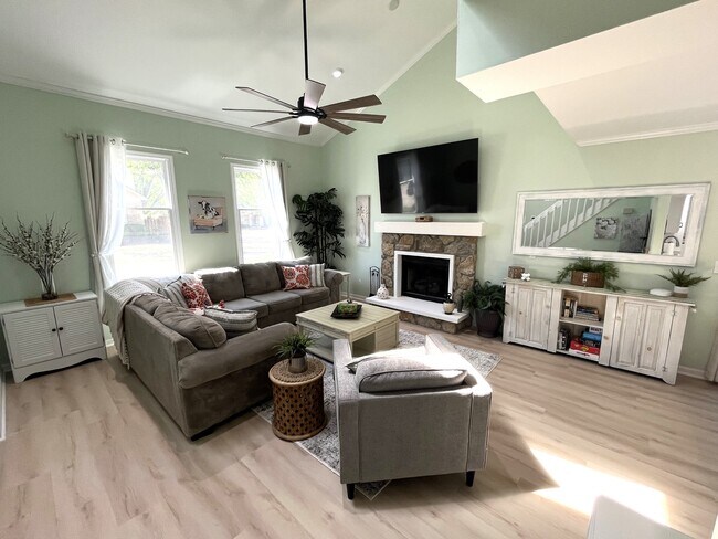 Foto del edificio - 6220 Crofton Dr