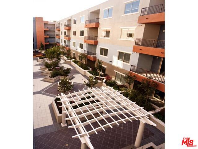 Foto del edificio - 6940 Sepulveda Blvd