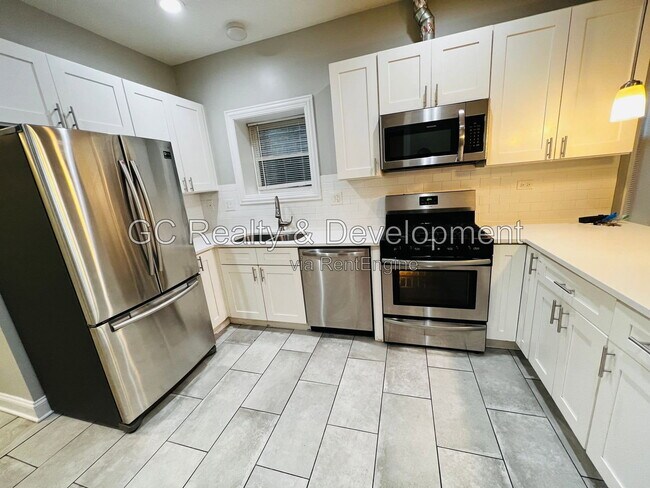 Foto del edificio - 3739 W Shakespeare Ave
