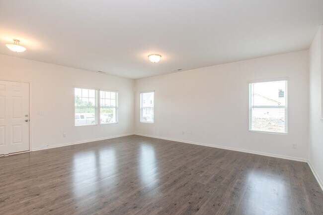 Foto del edificio - 4BD Home in Locust- Stanly County