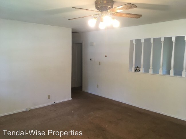 Building Photo - 3 br, 1 bath House - 316 E Silsby