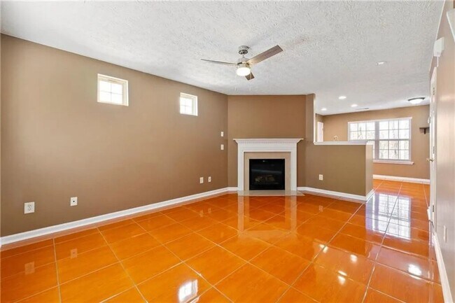 Building Photo - 5125 Sky Ridge Way