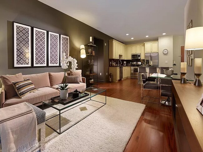 Foto del edificio - 240 Old River Rd