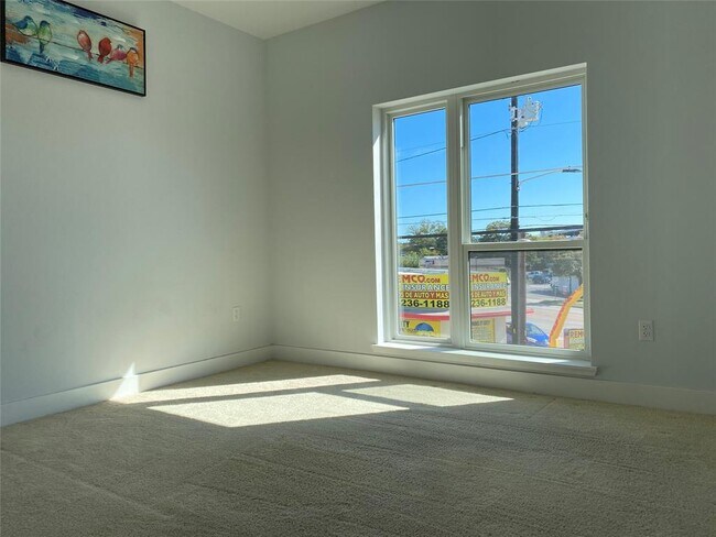 Foto del edificio - 2220 Webberville Rd