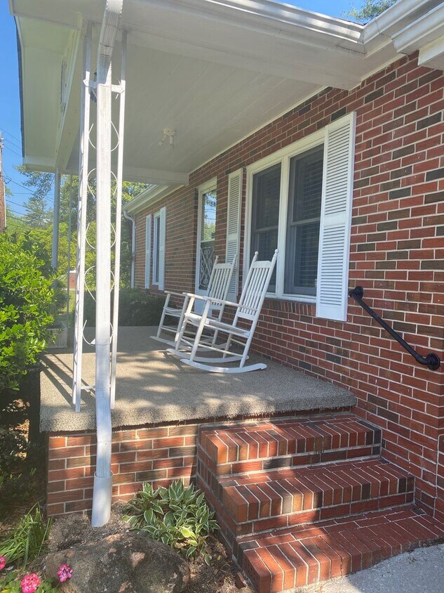 Primary Photo - Cute 2 bedroom in Great Location!!