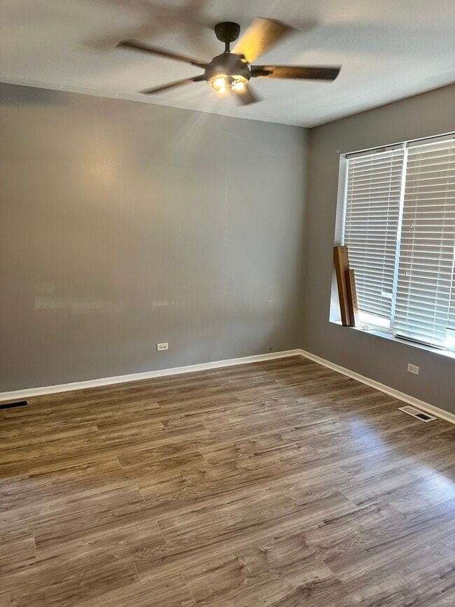 Building Photo - 6314 S Artesian Ave