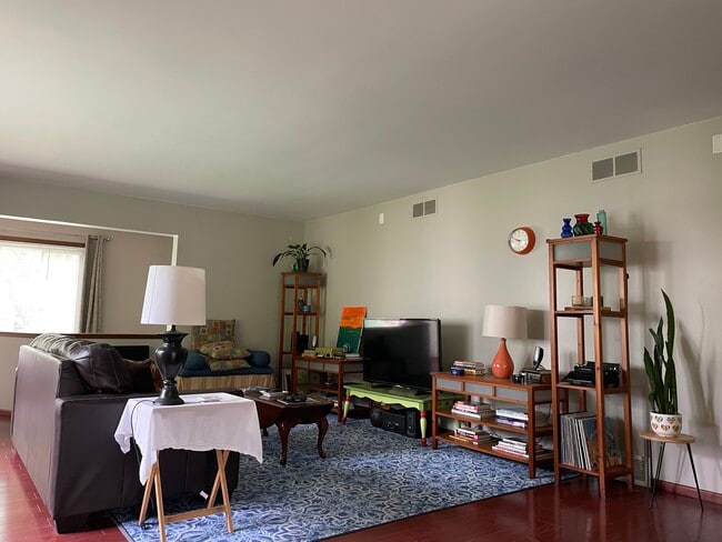 Building Photo - 6702 Jacobs Way