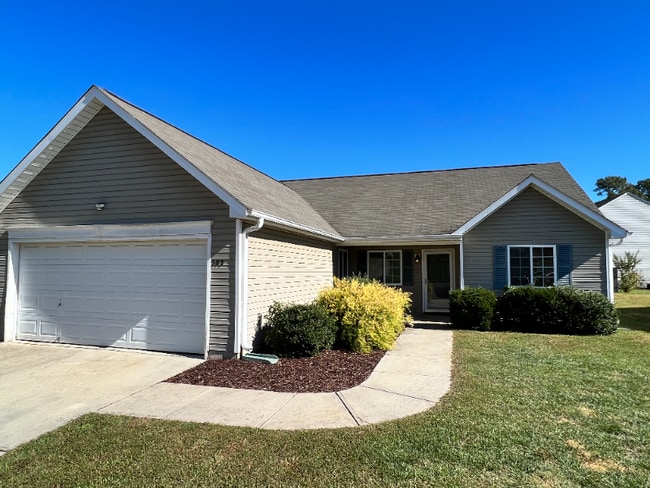 Building Photo - 203 Walnut Crossing Dr