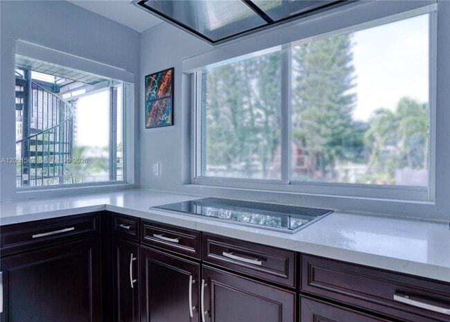 Foto del edificio - 13300 Biscayne Bay Terrace