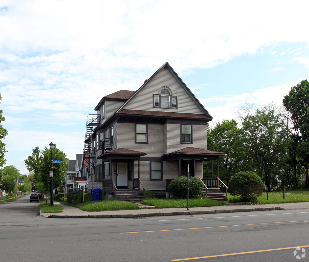 Building Photo - 1596 E Main St