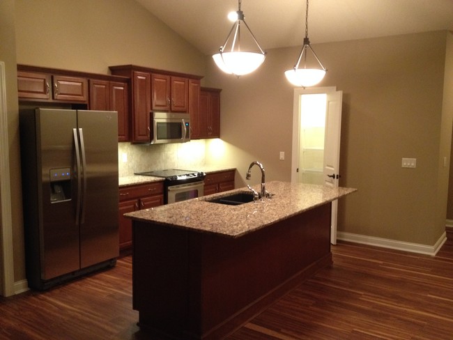 Stainless appliances - 2723 London Drive