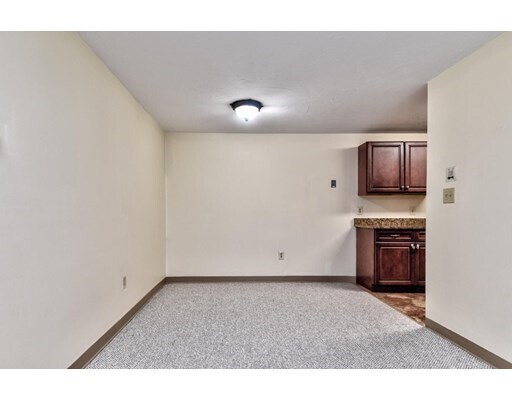 Building Photo - 50 Silver Hill Ln