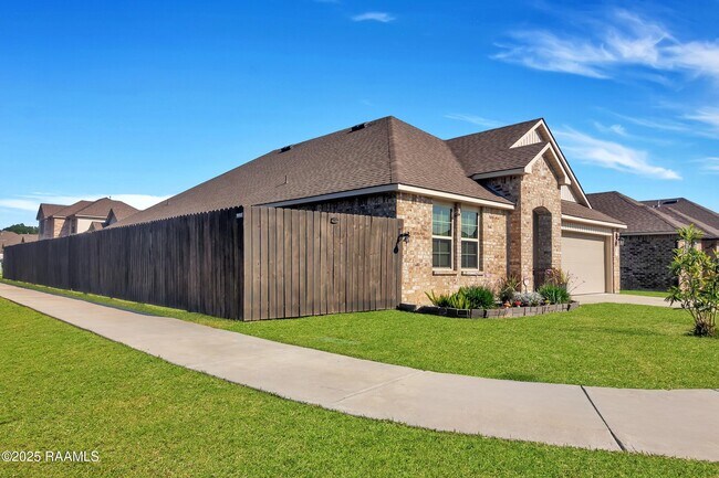 Foto del edificio - 101 Chestnut Oak Dr