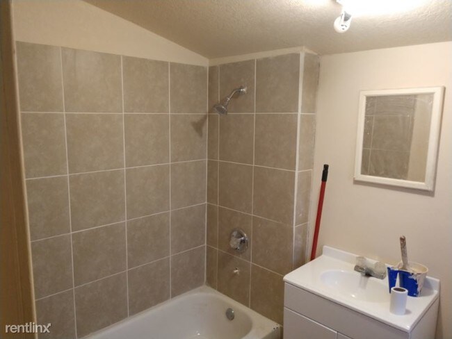 Building Photo - 3 br, 1 bath House - 1490 Polk St