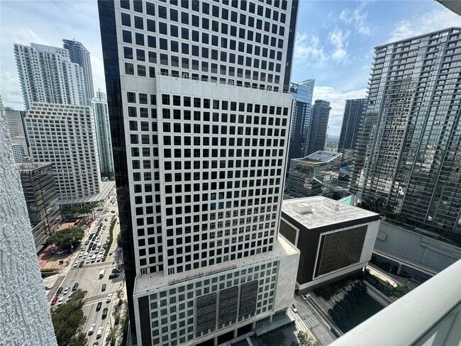 Building Photo - 500 Brickell Ave
