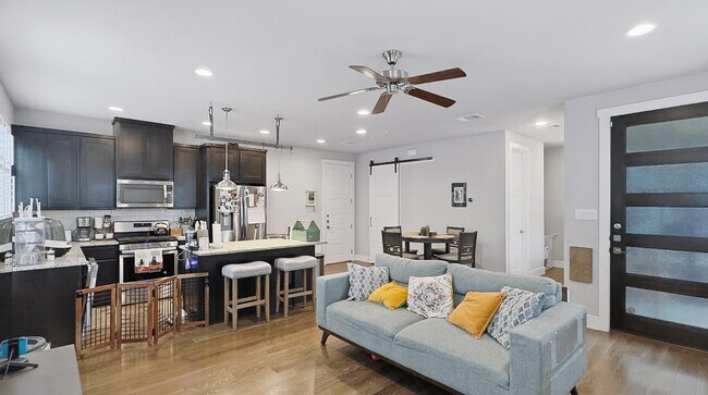 Foto del edificio - 223 Claremont Ave