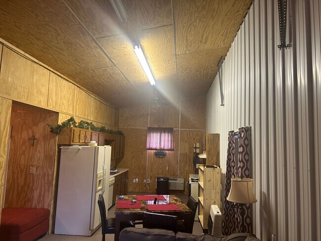 Foto del edificio - FULLY FURNISHED ONE BEDROOM APARTMENT