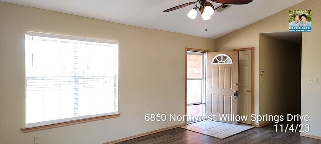 Foto del edificio - 6840 NW Willow Springs Dr