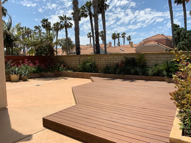 Foto del edificio - $500 OFF MOVE IN SPECIAL |  Exclusive Comm...