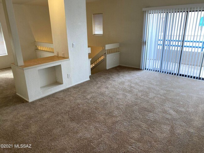 Foto del edificio - Two story Condo with Laundry