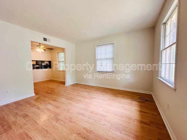 Building Photo - 1235 Kings Mountain Ct