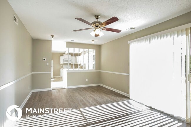 Building Photo - 8109 Beechwood Terrace