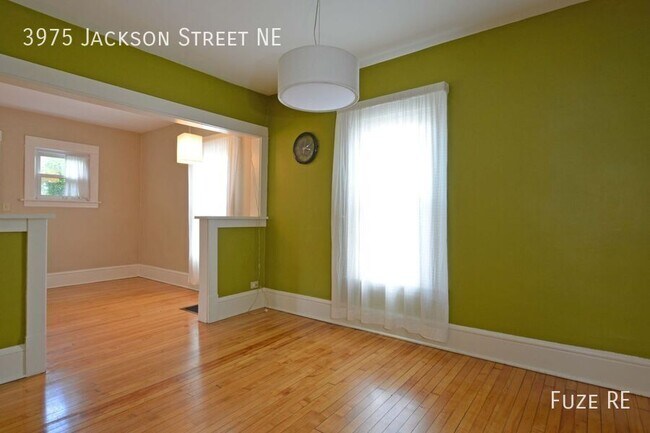 Building Photo - 3975 Jackson St NE