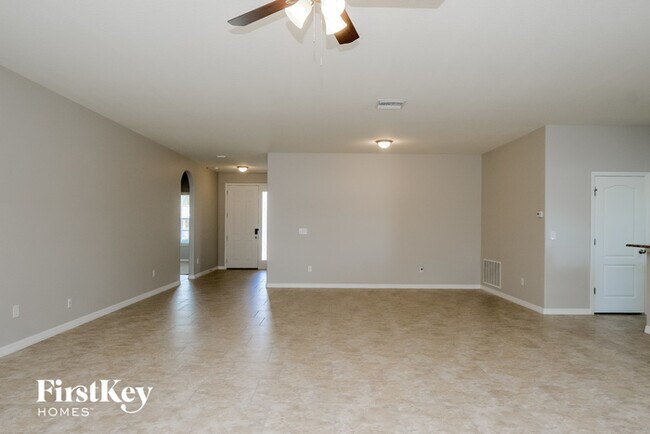 Foto del edificio - 3440 Summit Ln