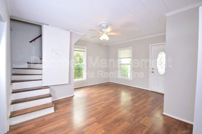 Building Photo - 113 N Birch St