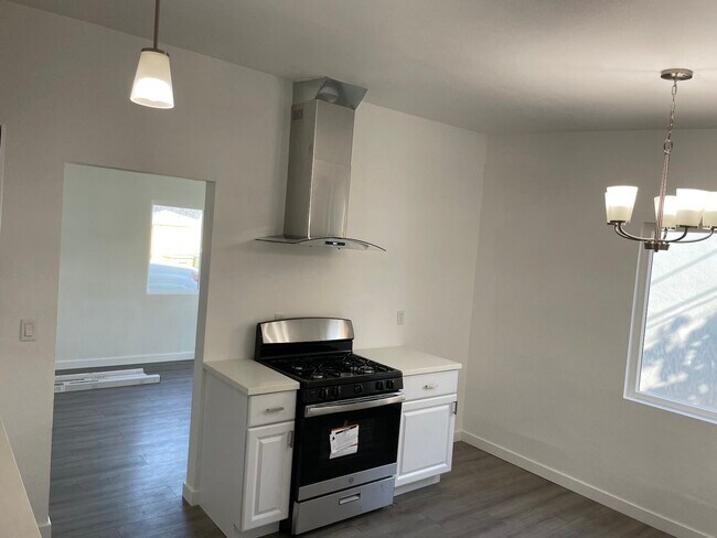 Building Photo - 910 Easton Street, Unit 912