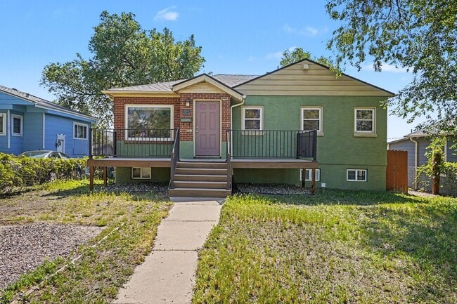 Spacious 4-Bedroom, 2-Bath Home with Large Yard, Garage & Central A/C - Spacious 4-Bedroom, 2-Bath Home with Large Yard, Garage & Central A/C