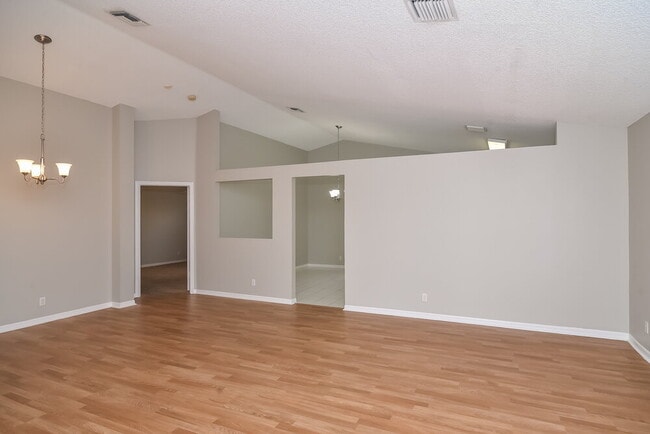 Foto del edificio - 23333 Sunview Way