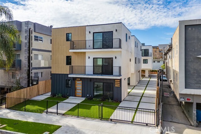 Foto del edificio - 1239 N Orange Dr