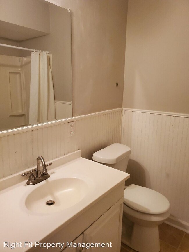 Building Photo - 3 br, 1.5 bath House - 4806 Wellborn Drive