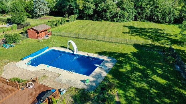 Building Photo - 9800 Wild Cherry Ln