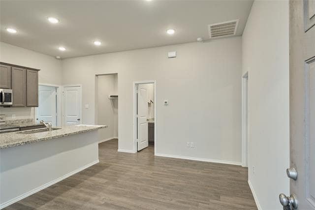 Building Photo - 9992 Calendar St