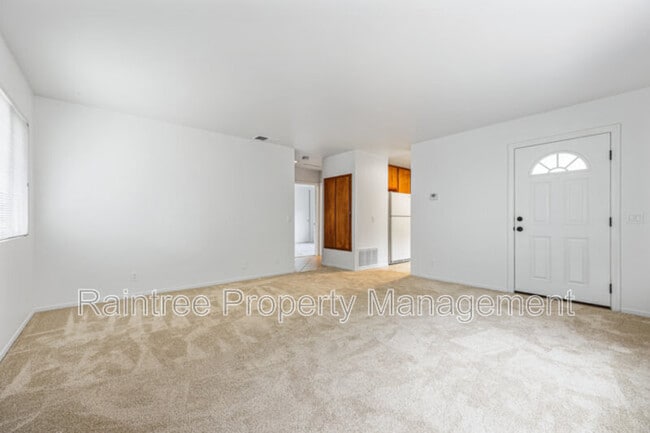 Building Photo - 1388 Hygeia Ave