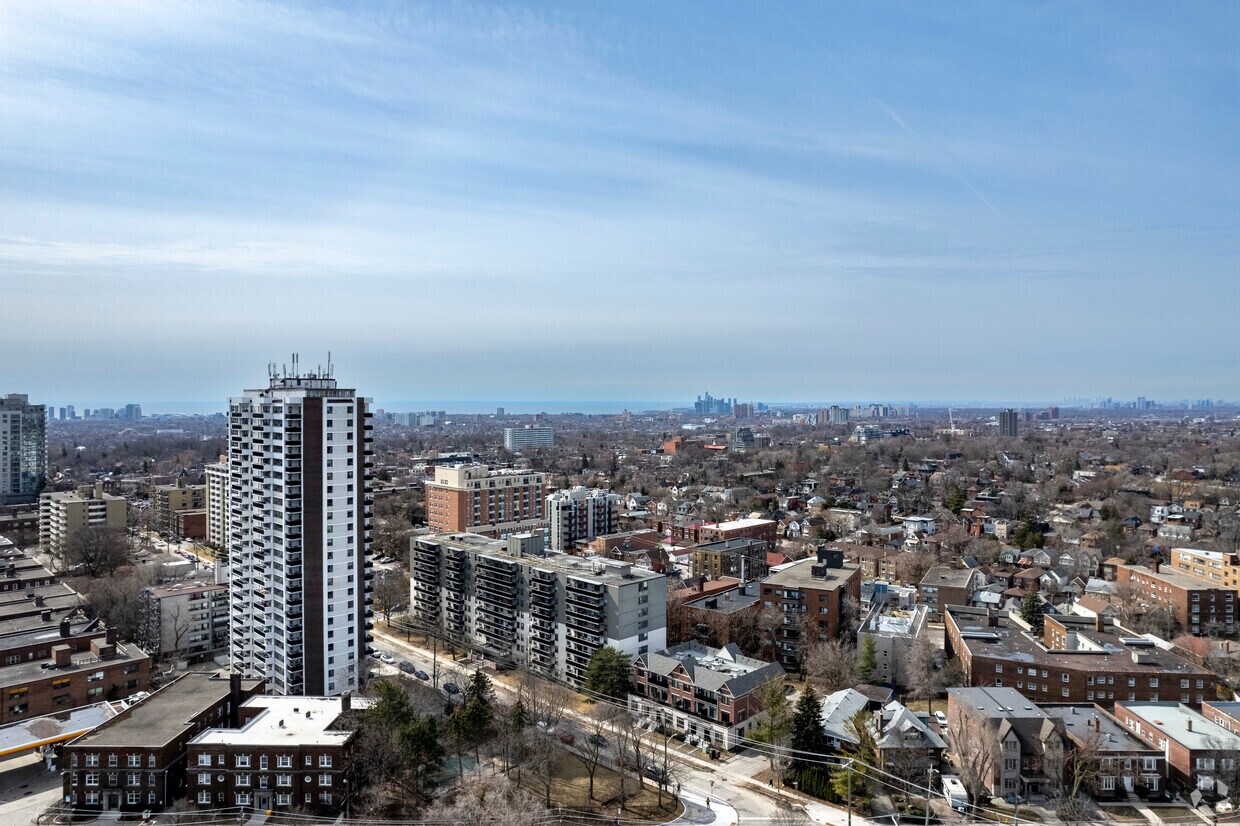 130 Raglan Ave, Toronto, ON M6C 2K6 130 Raglan Ave Toronto, ON