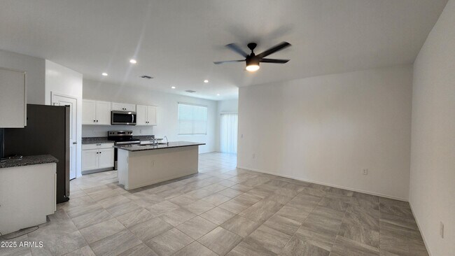 Building Photo - 103 S Collier Ln