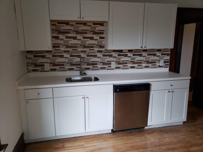 Photo - 369 S Winooski Ave Apartment