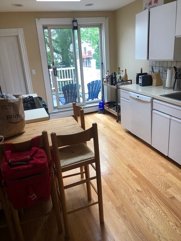 Foto principal - 682 E 6th St