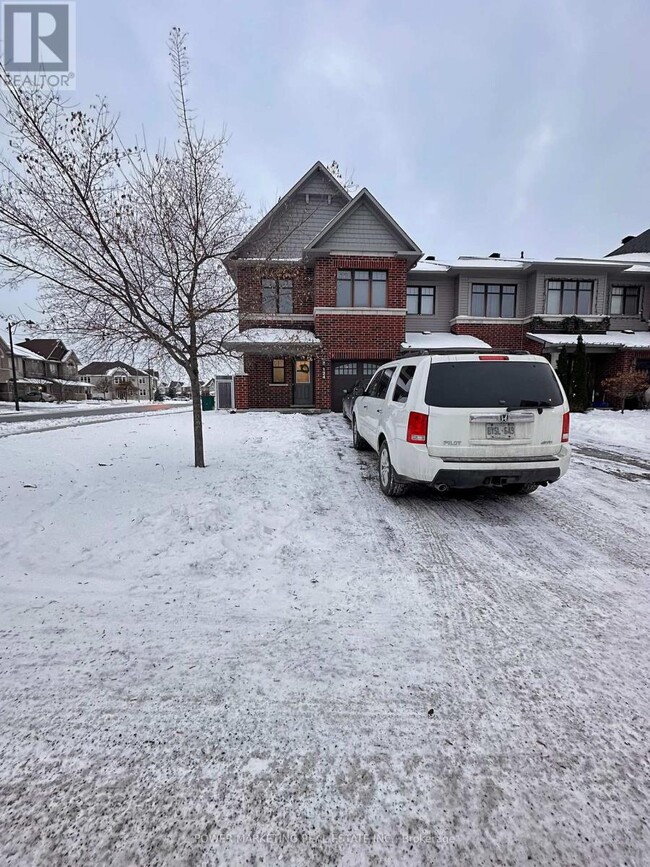 Building Photo - 124 Nacarat St