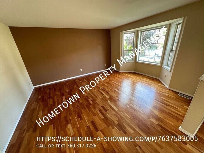 Building Photo - Stunning 3 Bedroom, 3 Bath Home in Newcast...