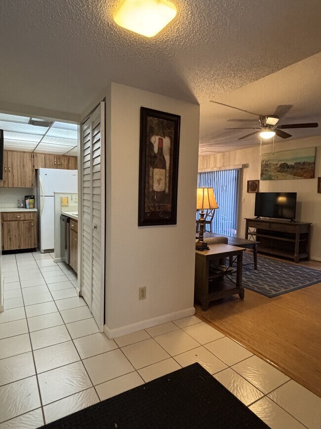 Foto del edificio - 120 Hibiscus Woods Ct