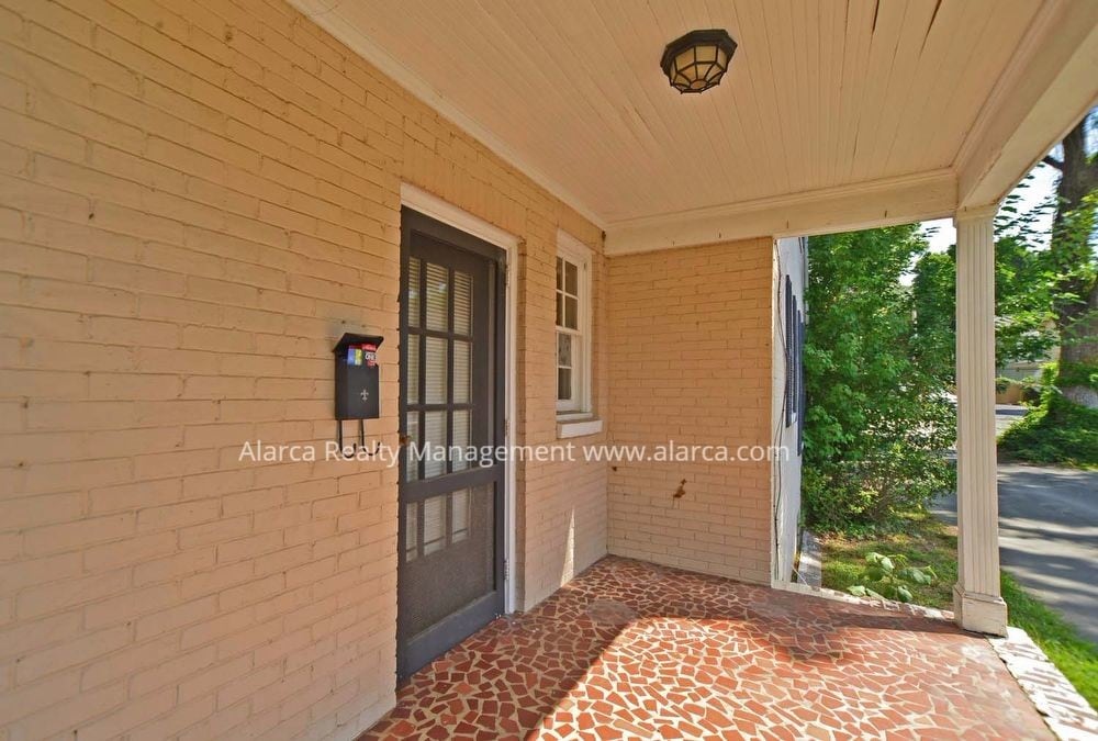 Primary Photo - 1237 Romany Rd