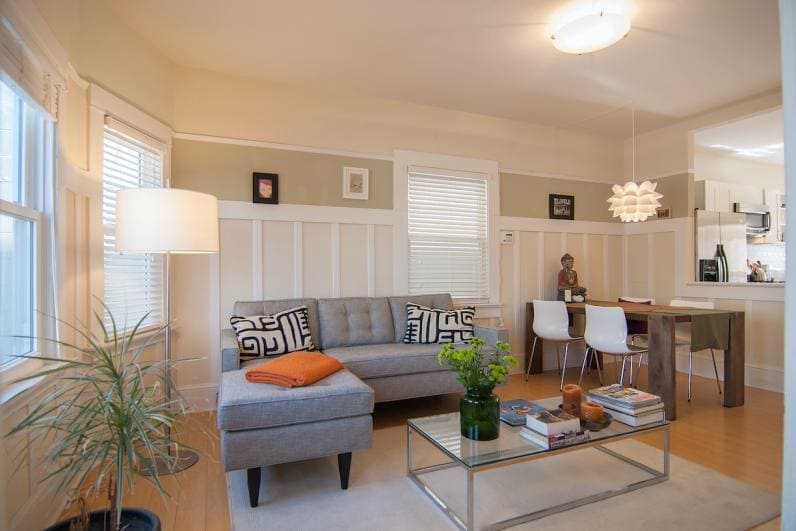 Primary Photo - Modern and Cozy Victorian Condo with Backyard